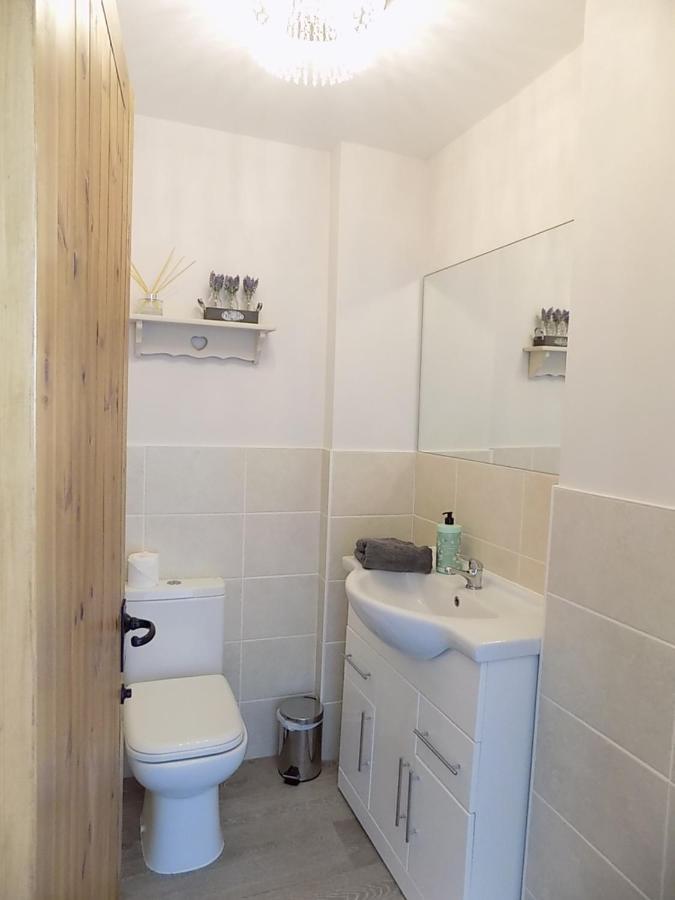 אמסבורי Double Award Winning 1700'S Grd 2 Listed Cottage Near Stonehenge מראה חיצוני תמונה