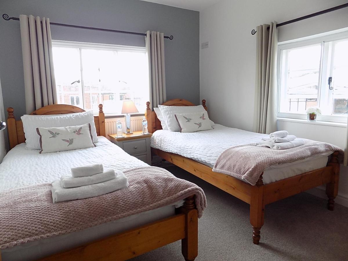 אמסבורי Double Award Winning 1700'S Grd 2 Listed Cottage Near Stonehenge מראה חיצוני תמונה